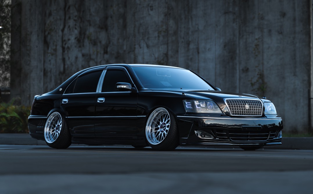 2003 Toyota Crown majesta