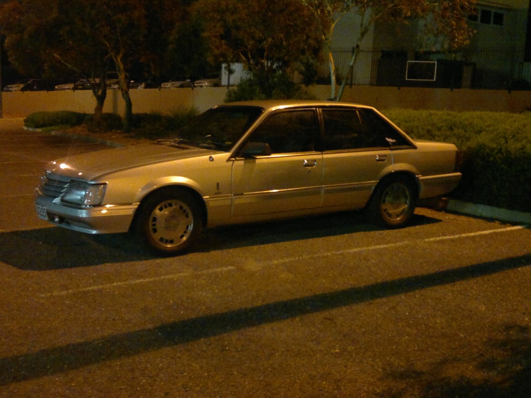 1985 Holden vk calias
