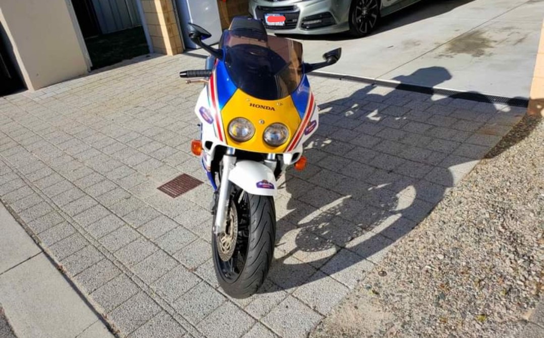 1991 Honda 249cc CBR250RR (FIREBLADE)