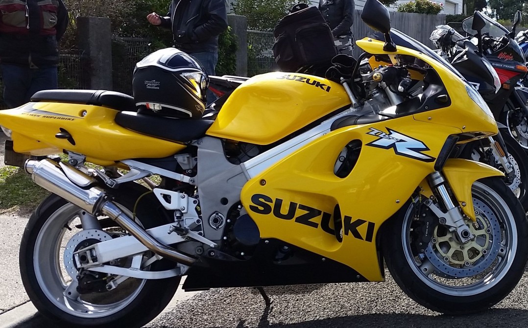 2004 Suzuki TLR1000