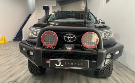 2019 Toyota HILUX SR5 (4x4)