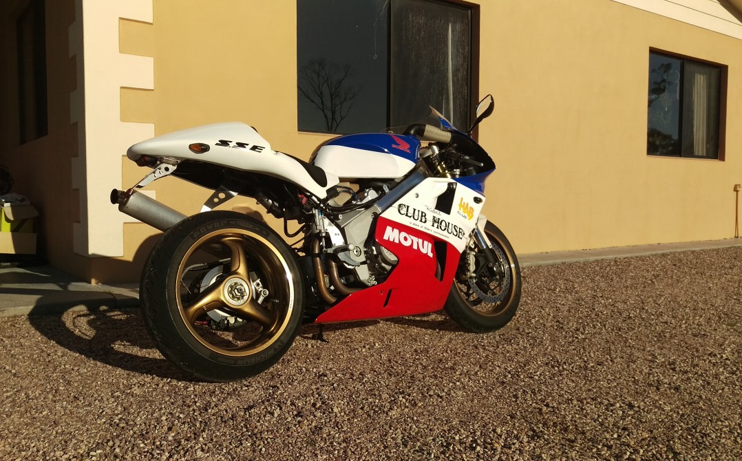 1988 Honda 748cc VFR750RJ (RC30)