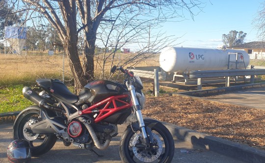 2011 Ducati 696cc MONSTER 696 abs