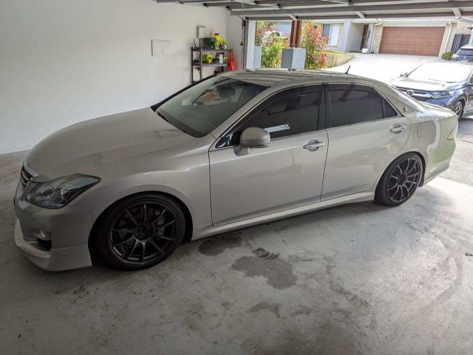 2008 Toyota Crown Hybrid