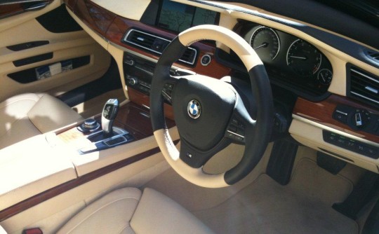 2010 BMW 750i M-SPORT