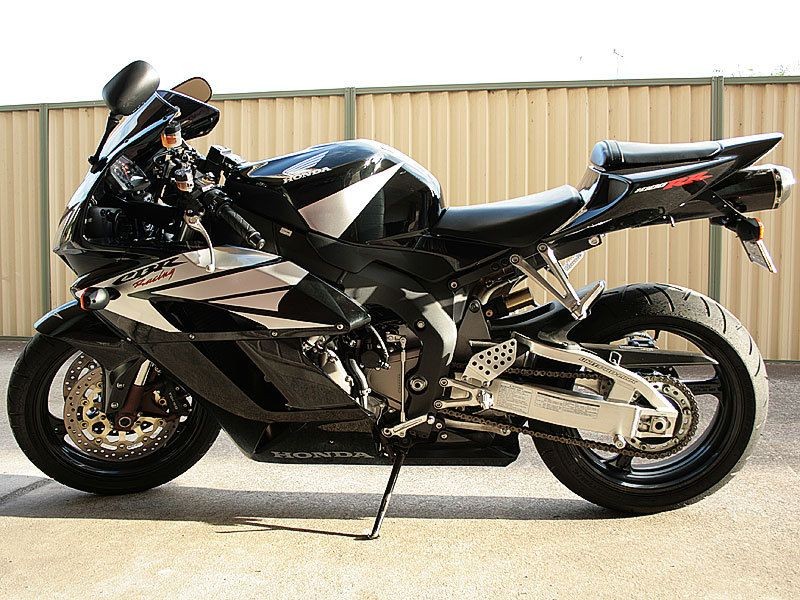 2005 Honda 1000cc CBR1000RR (FIREBLADE)