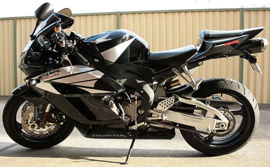 2005 Honda 1000cc CBR1000RR (FIREBLADE)