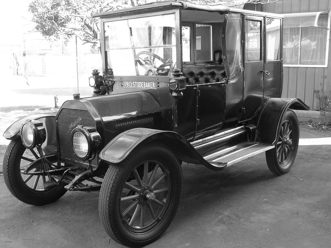 1913 Studebaker SA Four Town Car.
