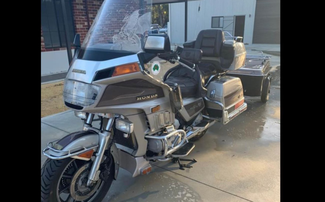 1985 Honda 1182cc GL1200AE (GOLDWING ASPENCADE)