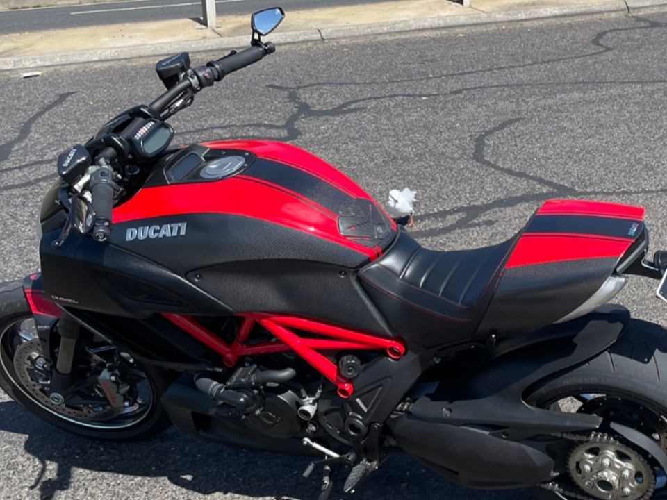 2015 Ducati 1198cc DIAVEL CARBON