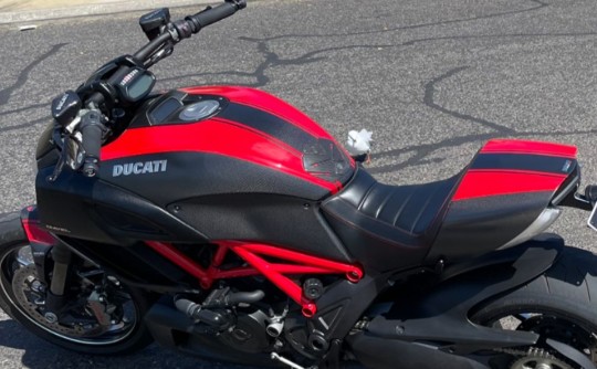 2015 Ducati 1198cc DIAVEL CARBON