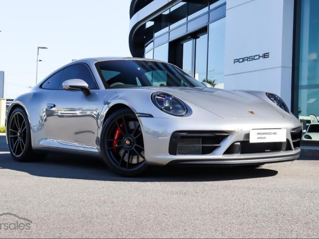 2023 Porsche 911 Carrera GTS