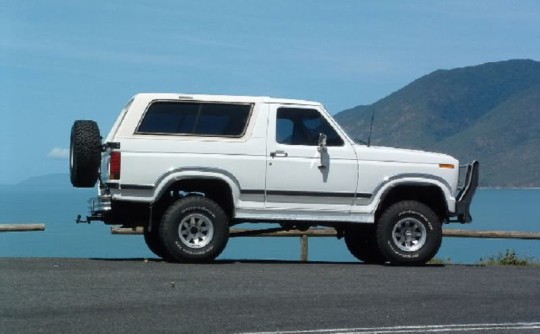 1985 Ford BRONCO (4X4)