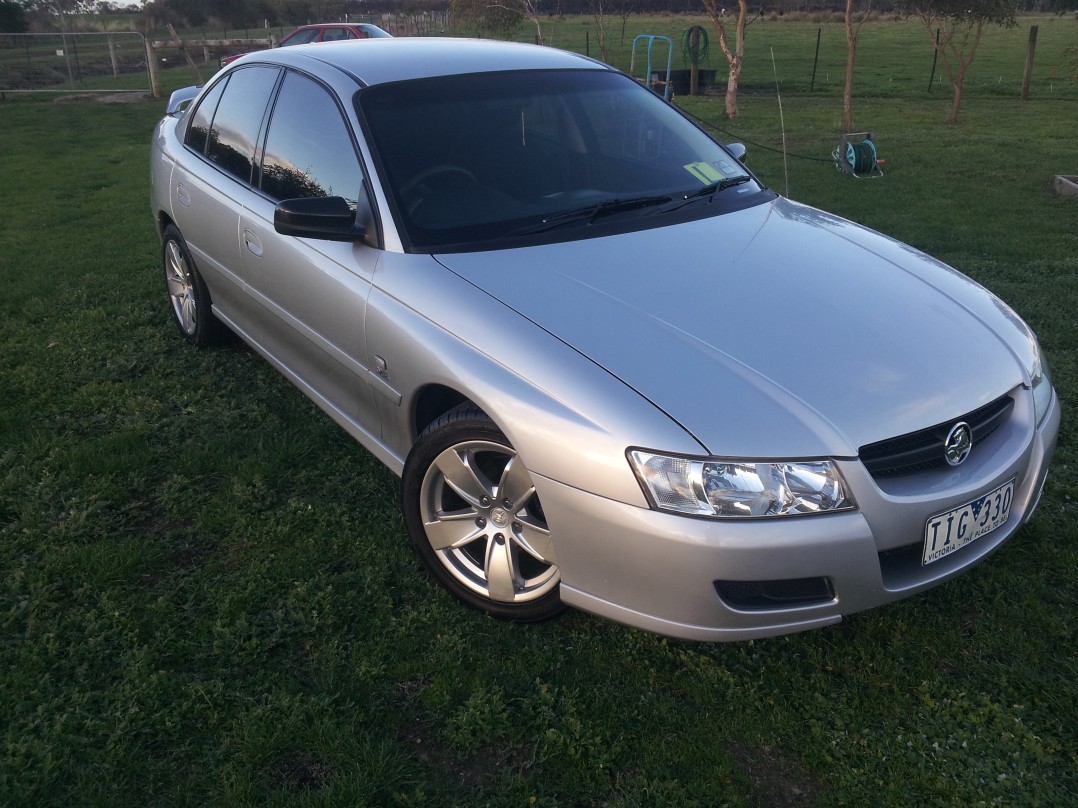 2005 Holden COMMODORE