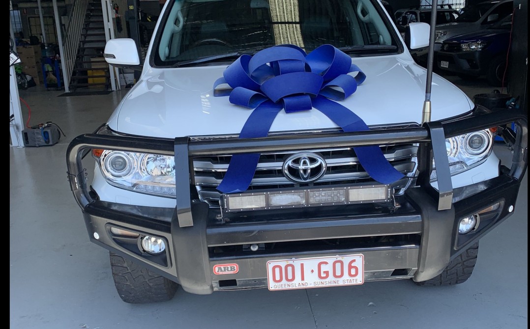 2014 Toyota LANDCRUISER (4x4) 11 SEAT