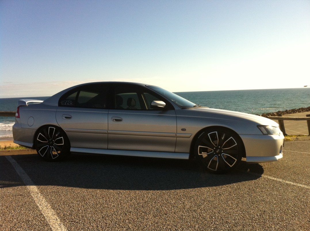 2003 Holden COMMODORE