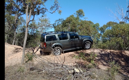 2014 Nissan pathfinder ti