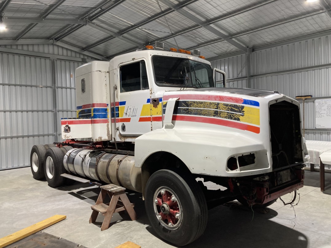 1989 Kenworth T600