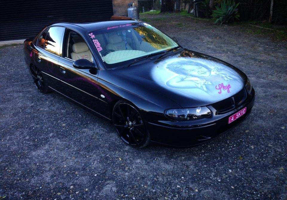 2000 Holden COMMODORE