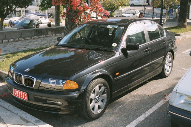 2000 BMW 323i