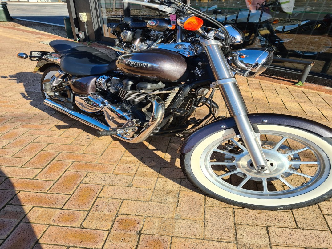 2010 Triumph 865cc AMERICA