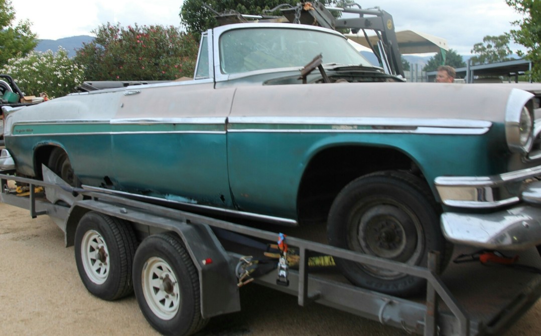 1955 Chrysler New Yorker Deluxe