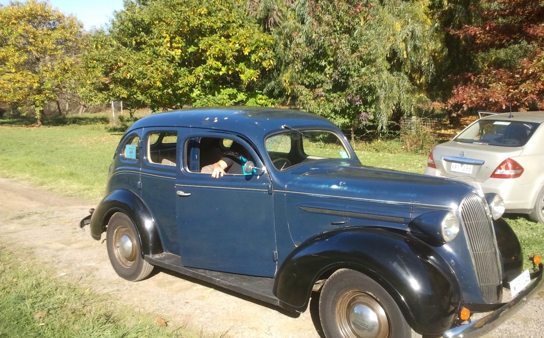 1937 Plymouth P4