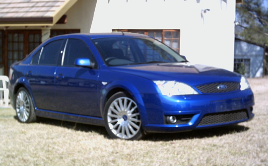 2004 Ford Mondeo St 220