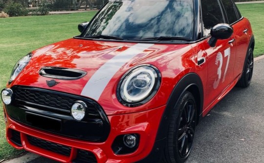 2021 Mini F55