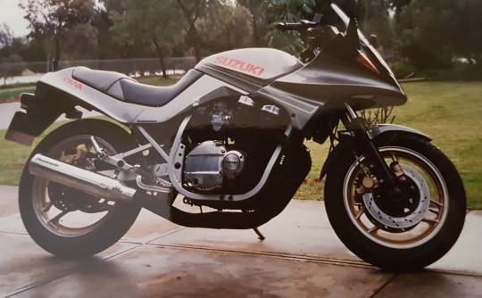 1985 Suzuki GSX 750SF Katana