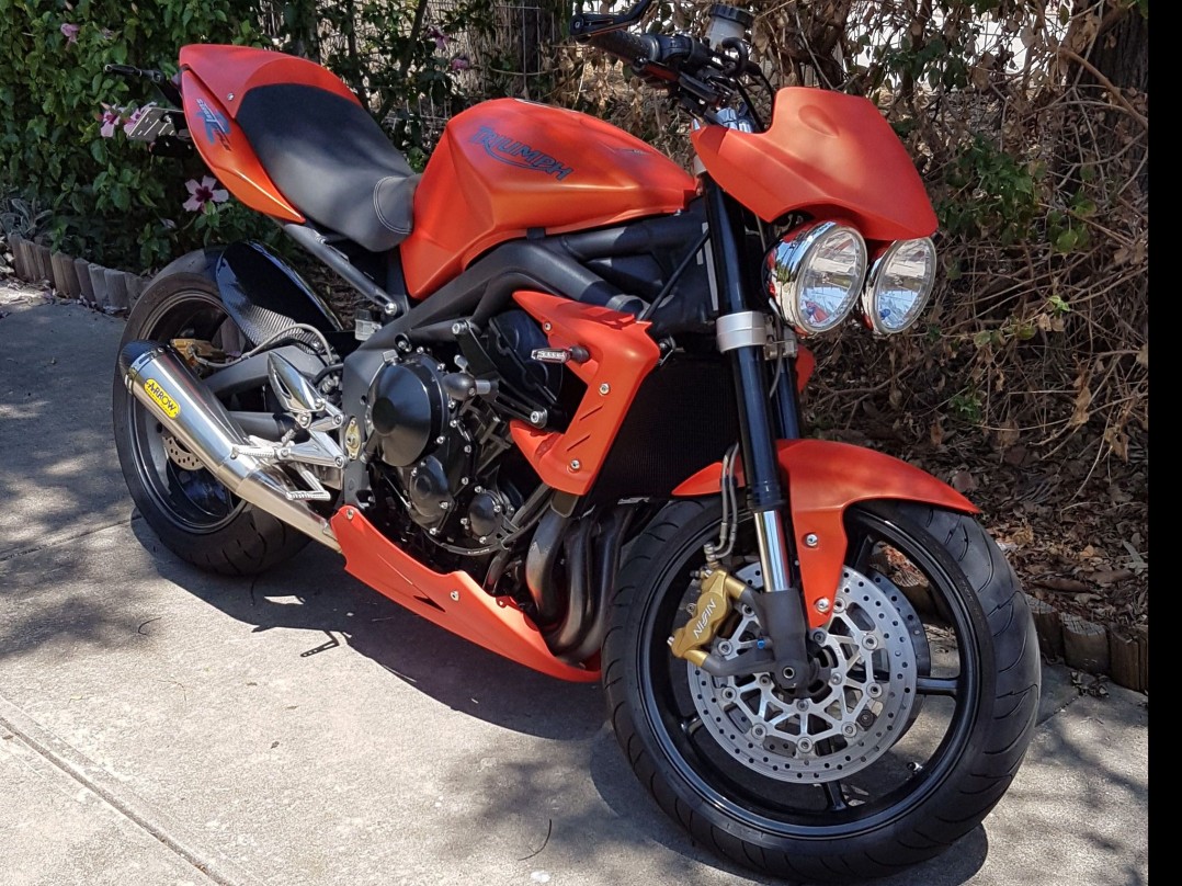 2010 Triumph 675cc STREET TRIPLE R