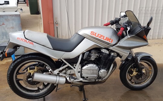 1985 Suzuki GSX-750SF Katana