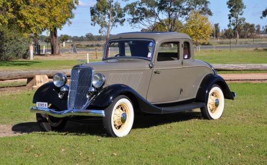 1933 Ford Model &quot;40&quot; 5 window Coupe