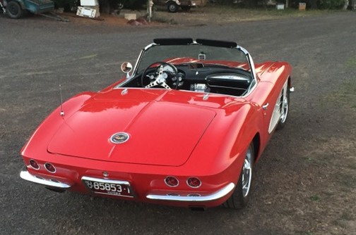 1961 Chevrolet CORVETTE STINGRAY