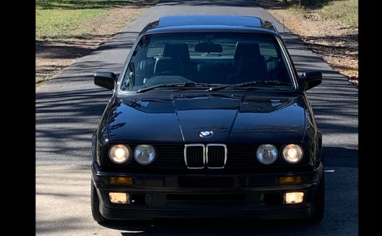 1990 BMW E30 318is