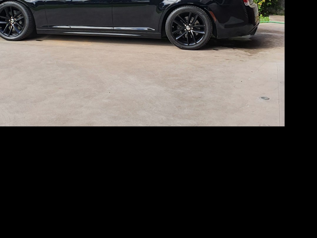 2017 Chrysler 300 SRT