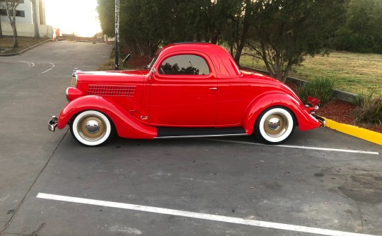 1935 Ford Deluxe