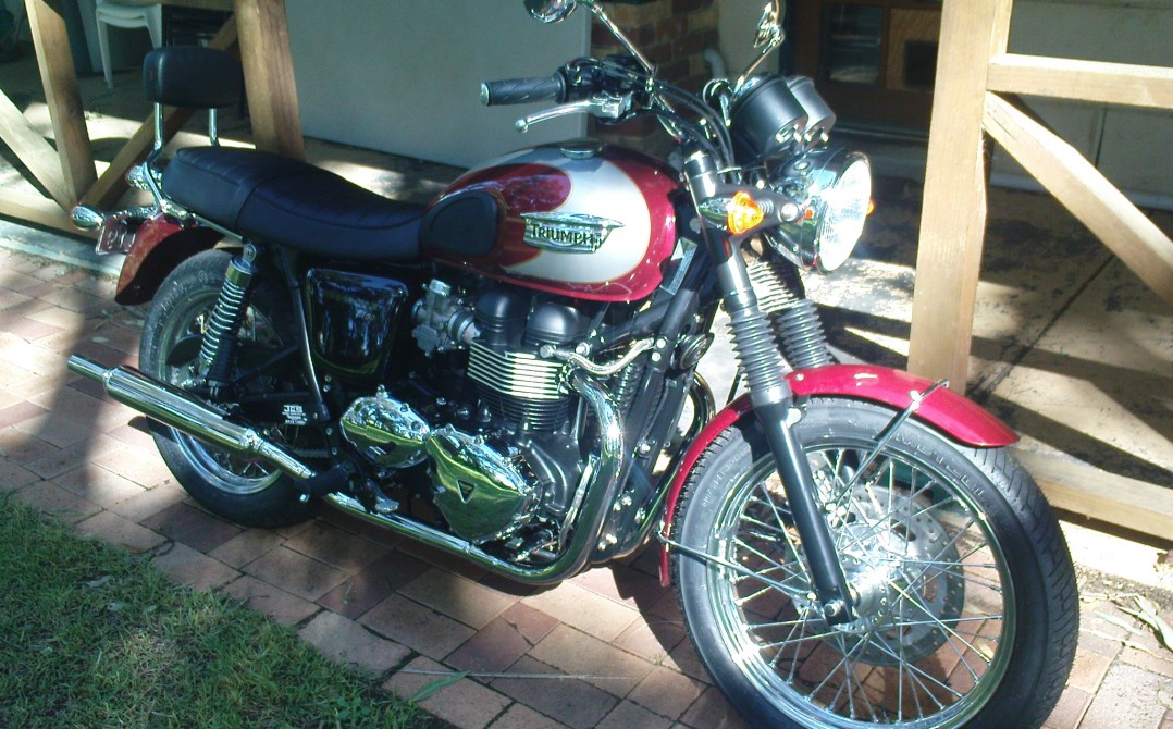 2009 Triumph Bonnyville T100