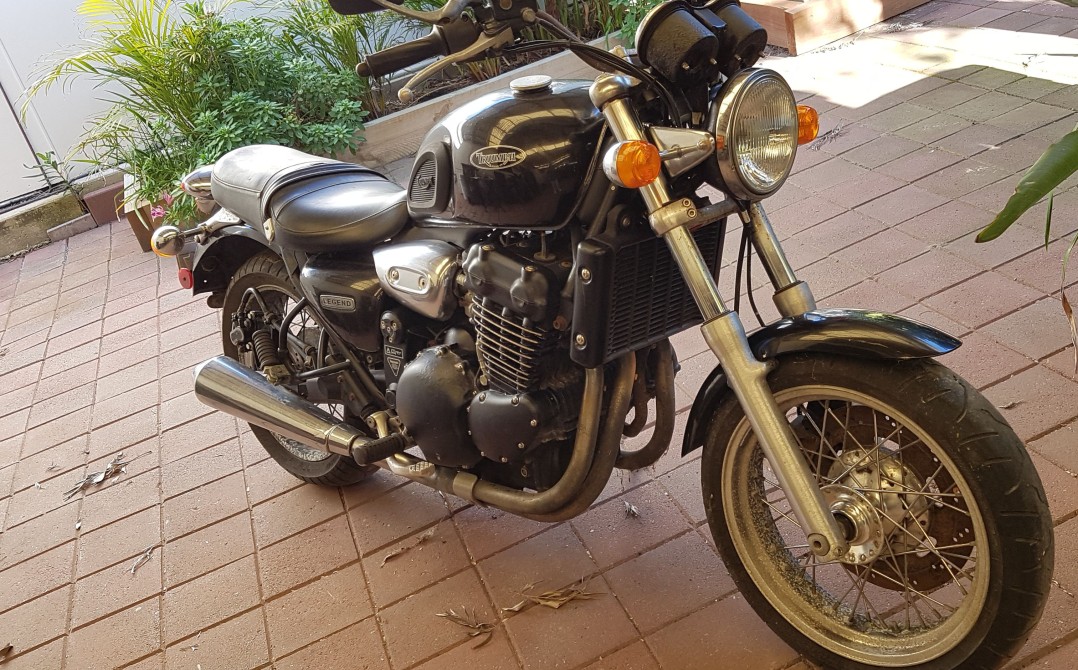 1999 Triumph 885cc LEGEND TT