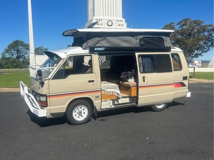 1984 Toyota HIACE LWB