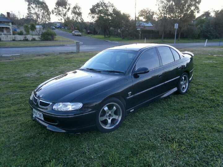 1999 Holden COMMODORE
