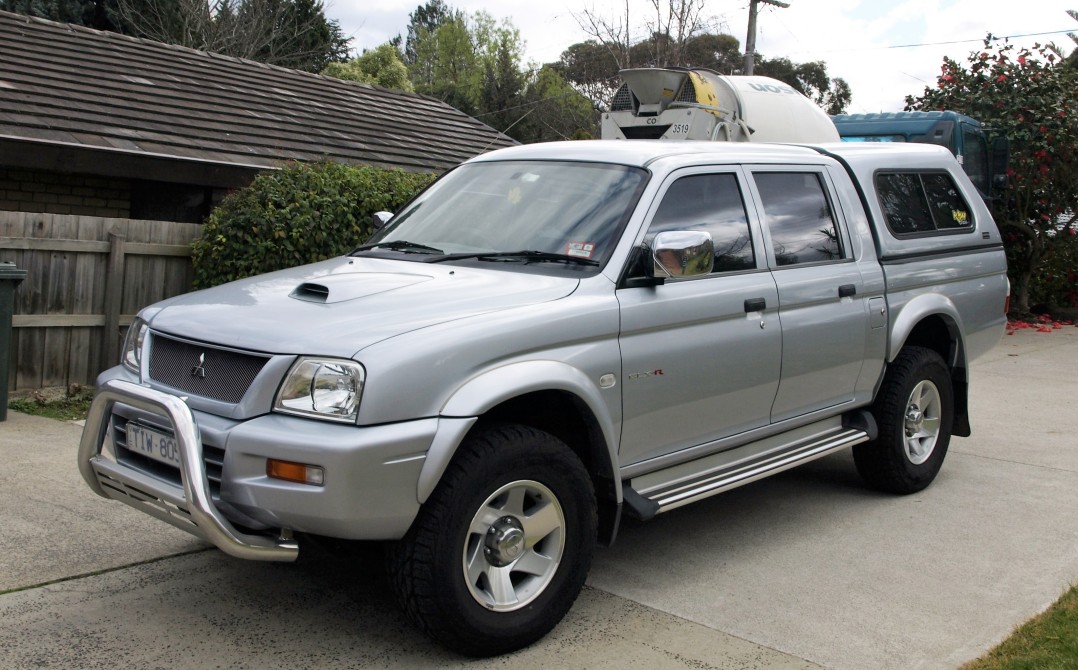 2005 Mitsubishi triton glxr