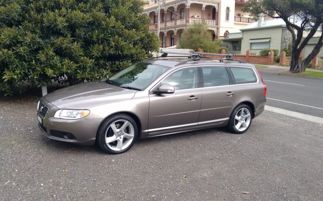 2009 Volvo V70 (AWD)