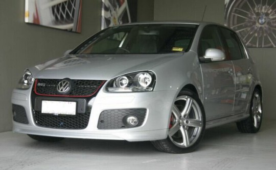 2009 Volkswagen Golf GTI Pirelli