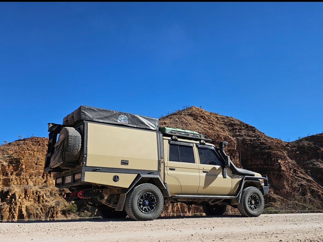 2020 Toyota LANDCRUISER (4x4)