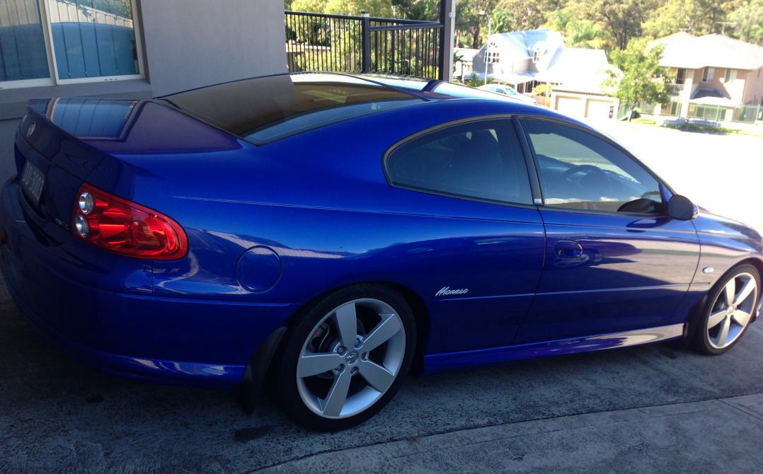 2004 Holden MONARO CV8