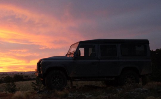 2015 Land Rover DEFENDER 110 (4x4)