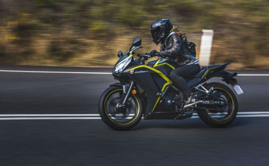 2015 Honda CBR300r