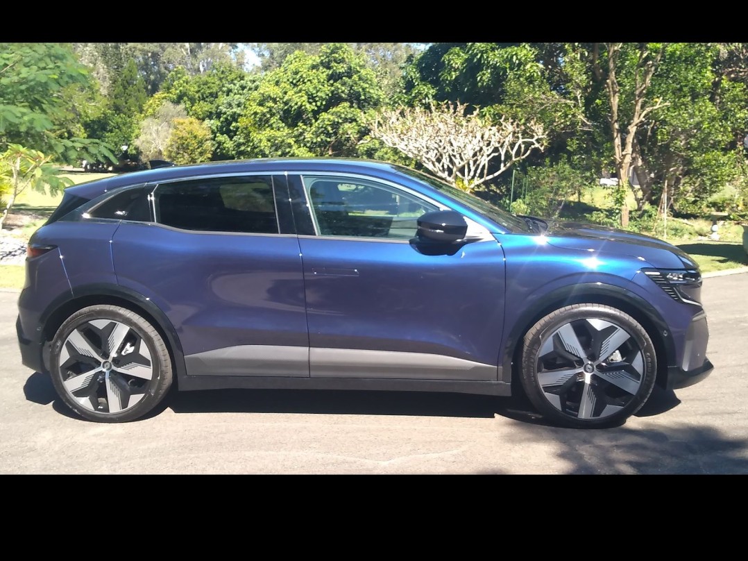 2024 Renault Megane e-tech Techno60