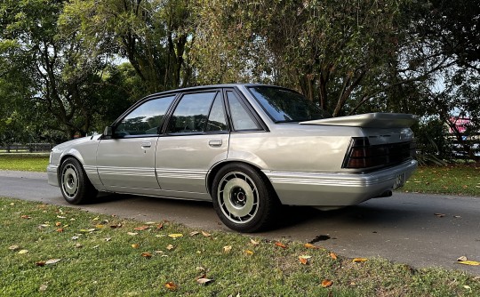 1985 Holden CALAIS